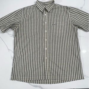 CALVIN KLEIN MENS SHORT SLEEVE BUTTON DOWN SHIRT SIZE LARGE